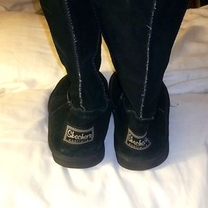 Skechers Australian black boots